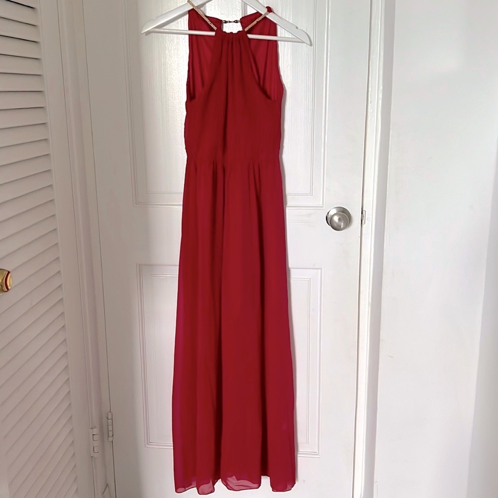 NWOT!! Party chiffon pleated burgundy maxi dress!!! Size xs/s